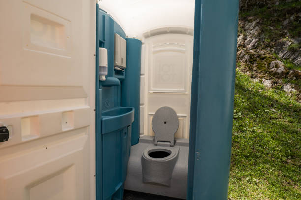 Portable Toilet Options We Offer in Springtown, TX